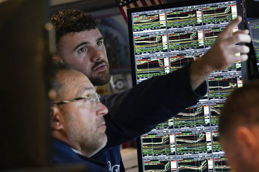 ارتفاعات جماعية للأسهم الأمريكية بدعم من تحسن ثقة المستهلكين