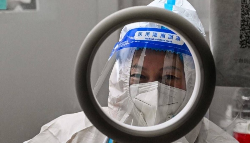 مدينة صينية تسجل نصف مليون إصابة بكورونا يوميا