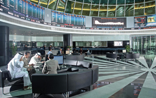 انخفاض معظم البورصات الخليجية رغم انتعاش النفط .. و"المصرية" تواصل الخسائر