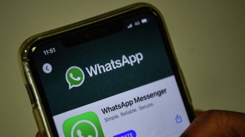 «واتساب» يتوقف عن العمل على 49 هاتفا