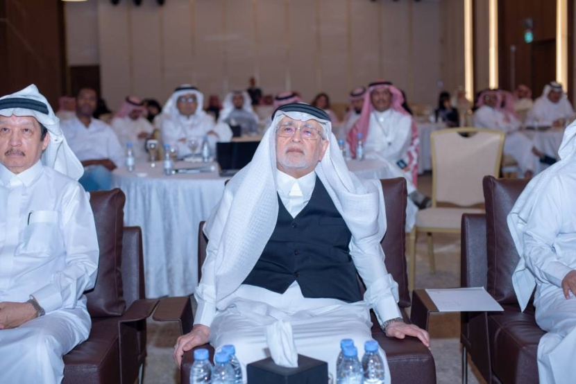 ملتقى النقد والسرديات يرسخ لروايات وقصص تأبى النسيان