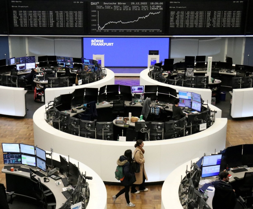 شركات التكنولوجيا تقود ارتفاع الأسهم الأوروبية مدعومة بانتعاش "وول ستريت"