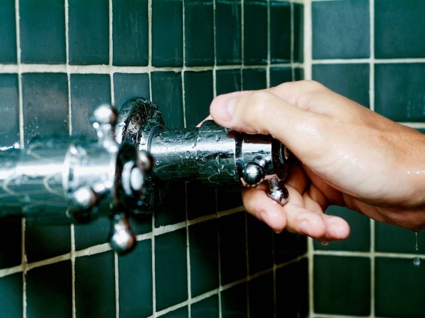 تقليل الاستحمام .. فكرة جديدة تشق طريقها في العالم