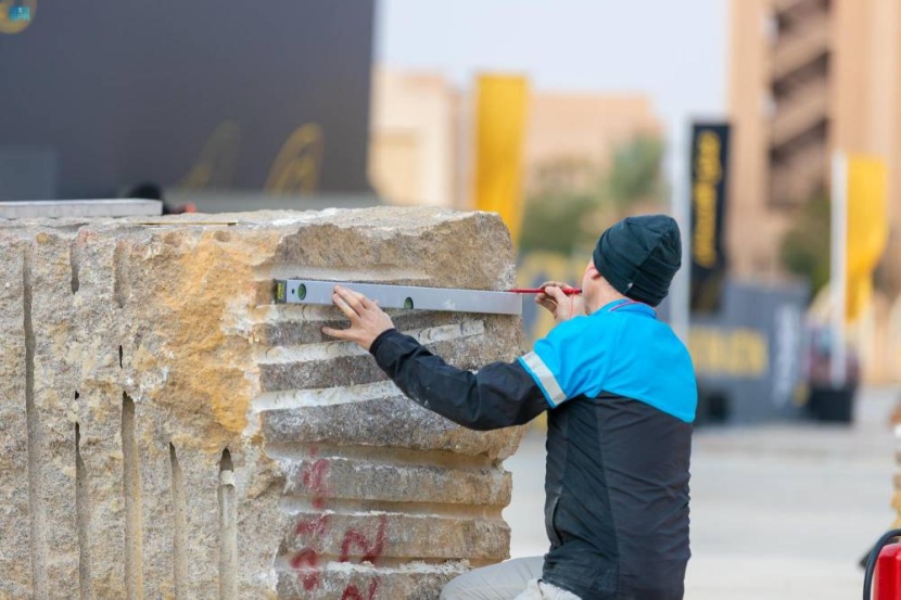 انطلاق ملتقى طويق بمشاركة 30 نحاتا محليا ودوليا .. أحد برامح «الرياض آرت»