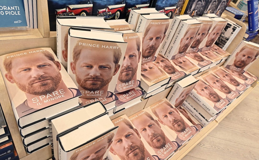 في اليوم الأول فقط .. بيع 1.4 مليون نسخة من مذكرات الأمير هاري