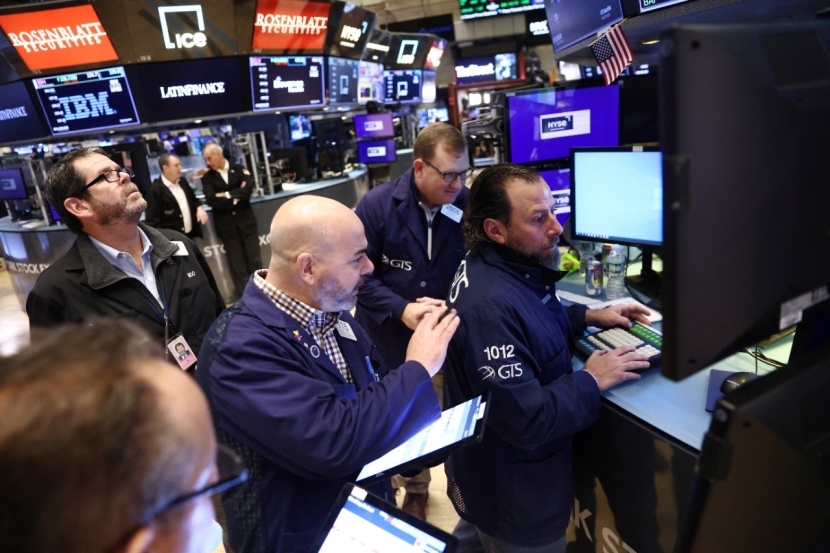 بيانات اقتصادية قوية تدعم الأسهم الأمريكية .. "ناسداك" يقفز 1.3 %