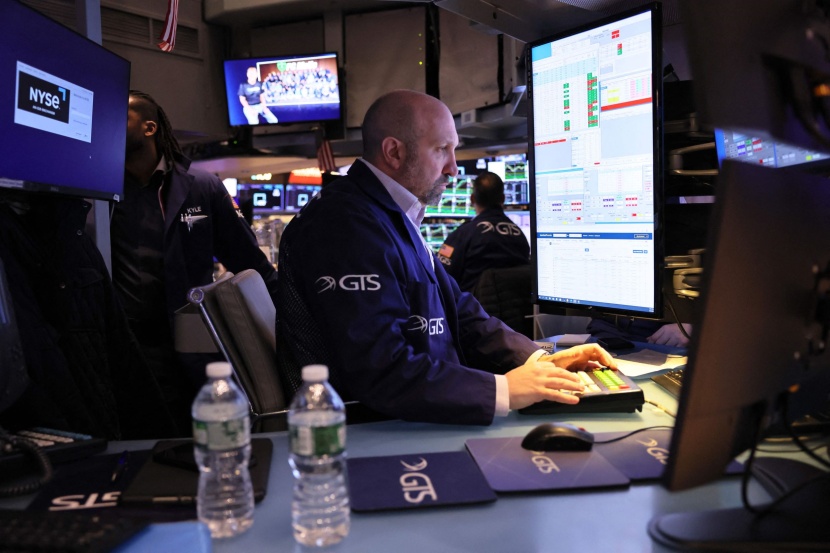 الأسهم الأمريكية تغلق مرتفعة عقب نمو فاق التوقعات للاقتصاد