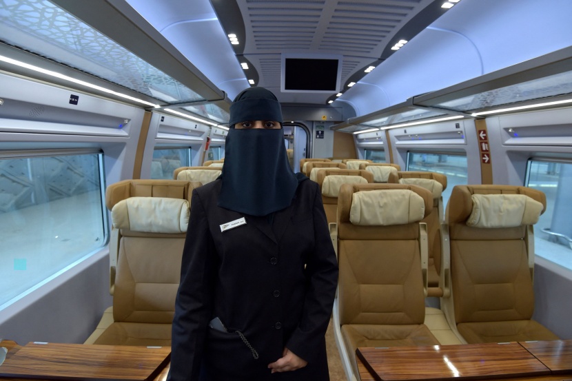 سعوديات يقدن "قطار الحرمين" لنقل الحجاج والمعتمرين بين مكة والمدينة