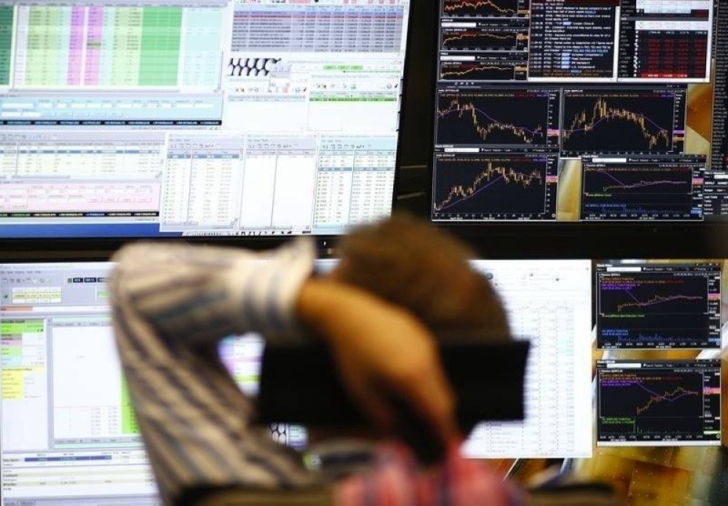 أسهم أوروبا تهبط قبيل صدور بيانات التضخم