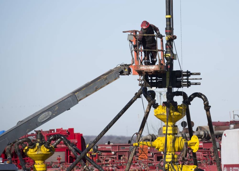 7 % خسائر النفط خلال أسبوع .. السوق تعول على ضعف الدولار لزيادة الطلب