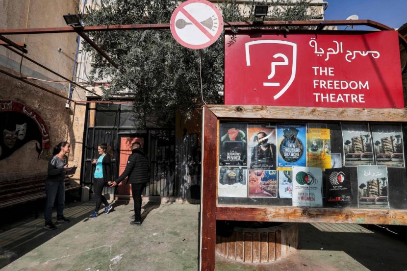 صناعة البهجة تتراجع .. المسرح الفلسطيني يقاوم للبقاء