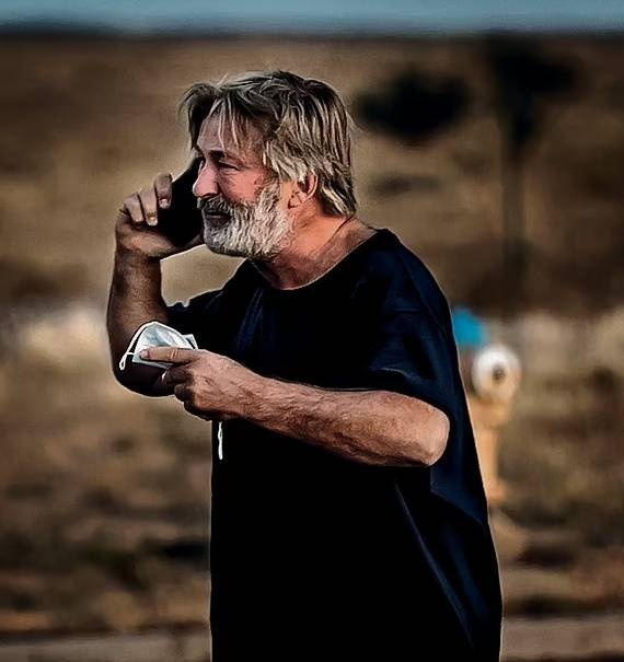 دعوى خاصة ضد الممثل بالدوين من عائلة مديرة تصوير «راست»