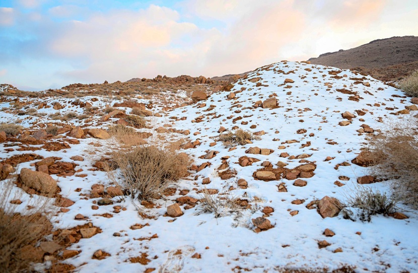 الثلوج تعود على أجزاء من جبل اللوز