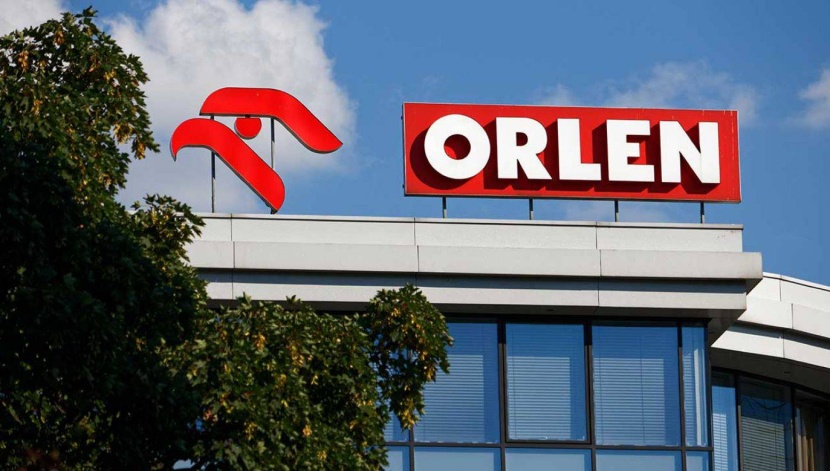 فودافون تدرس عدة خيارات لمستقبل استثمارها في فوداكوم