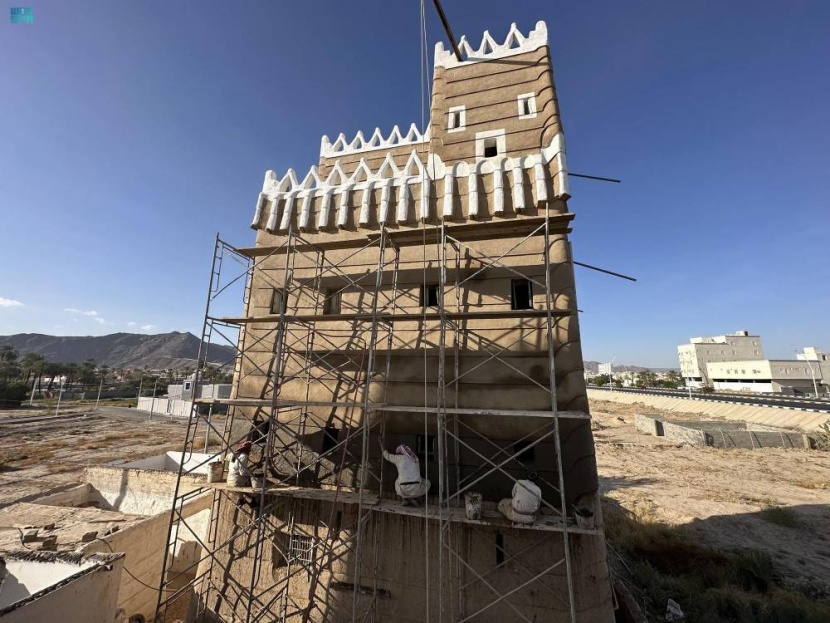 البيوت والقصور الطينية .. إرث ثقافي وتراث عمراني عريق