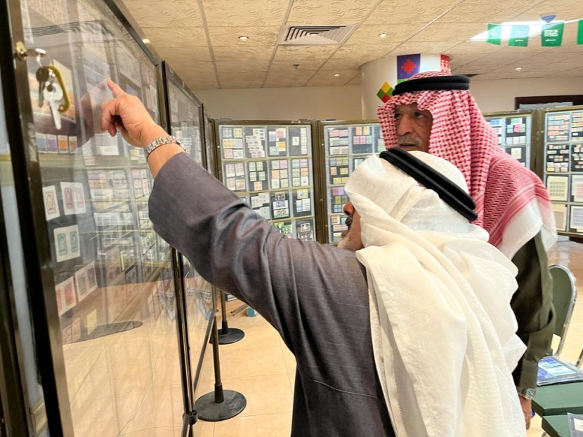 "هواة جمع الطوابع" يحتفون بيوم التأسيس