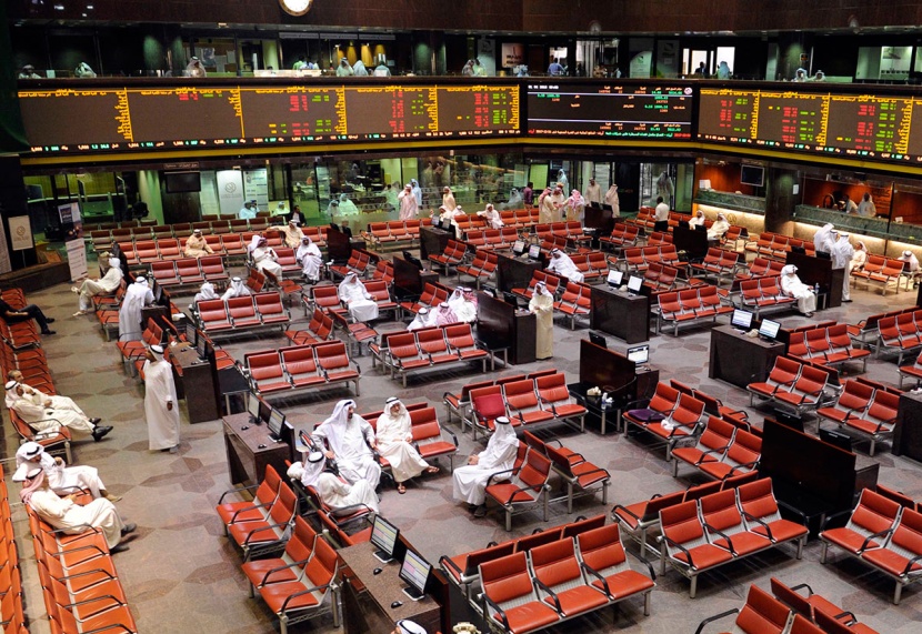 المخاوف من رفع الفائدة في أمريكا يهبط بمعظم بورصات الخليج