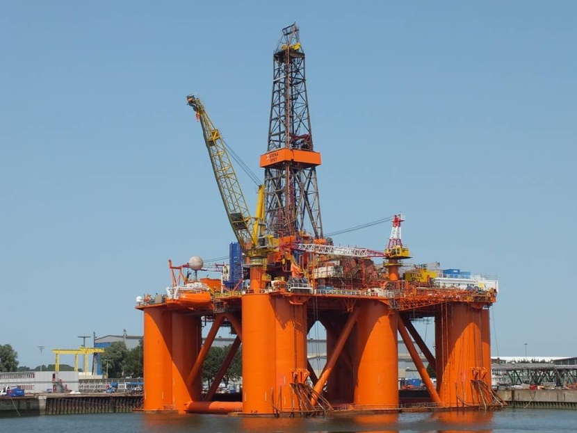 بعد خسائر 5 % لـ «برنت» .. أسعار النفط تراوح مكانها ترقبا لفاعلية تعافي الطلب الصيني