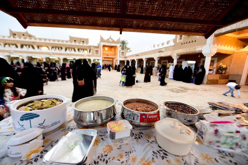 مهرجان الحنيني .. ورش عمل لتنمية الأسر المنتجة