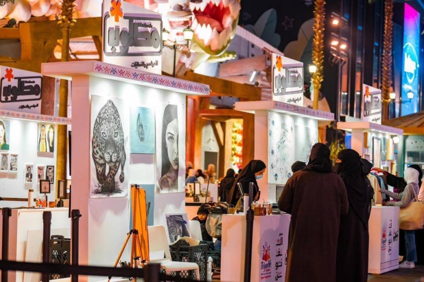 معرض الفنون في «البوليفارد» .. أنامل مبدعة تجيد توصيل المشاعر