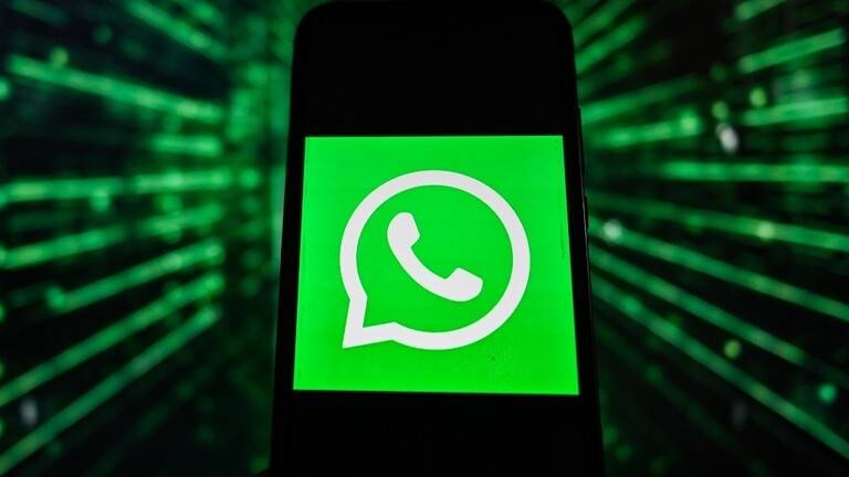 "واتساب" يساعد المستخدمين على التحكم بقوائم المراسلة