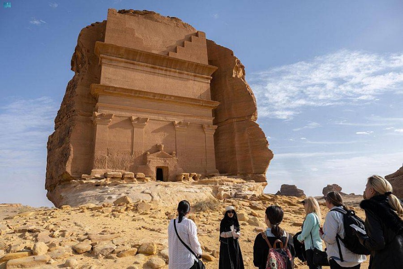 «الحجر» .. منحوتات وكنوز أثرية تعود إلى العصور النبطية