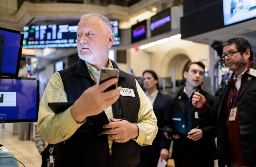 الأسهم الأمريكية تبدأ تداولاتها على انخفاض مع ارتفاع عوائد سندات الخزانة