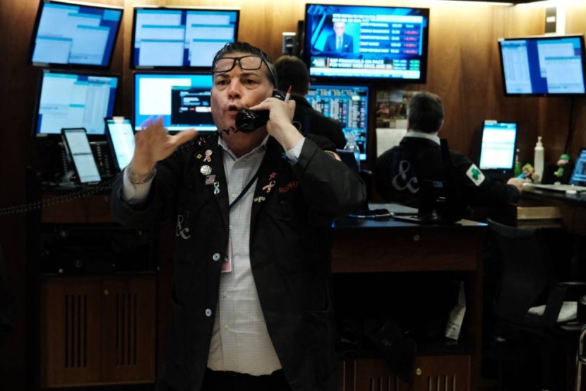  الأسهم الأمريكية تهوي إثر مخاوف اضطرابات المصارف