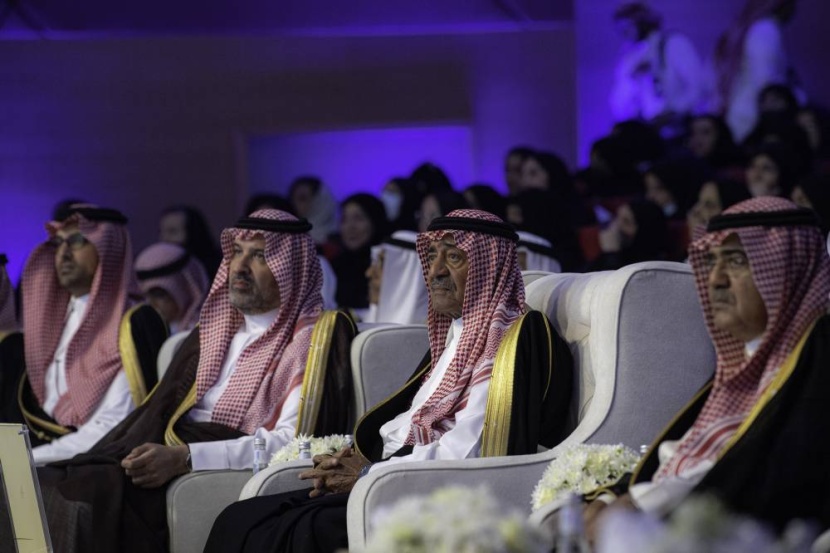برعاية الأمير مقرن بن عبد العزيز.. أمير المدينة المنورة يشهد تكريم رواد المسؤولية الاجتماعية