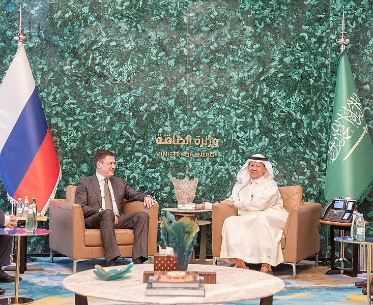 الرياض وموسكو تبحثان أوضاع السوق البترولية وجهود «أوبك +» لتعزيز الاستقرار