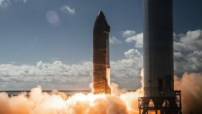 تحلق حول الأرض .. ماسك يطلق مركبته الفضائية الشهر المقبل