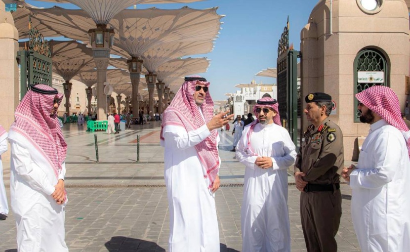 أمير المدينة المنورة يتفقد استعدادات خدمة زوار المسجد النبوي في رمضان