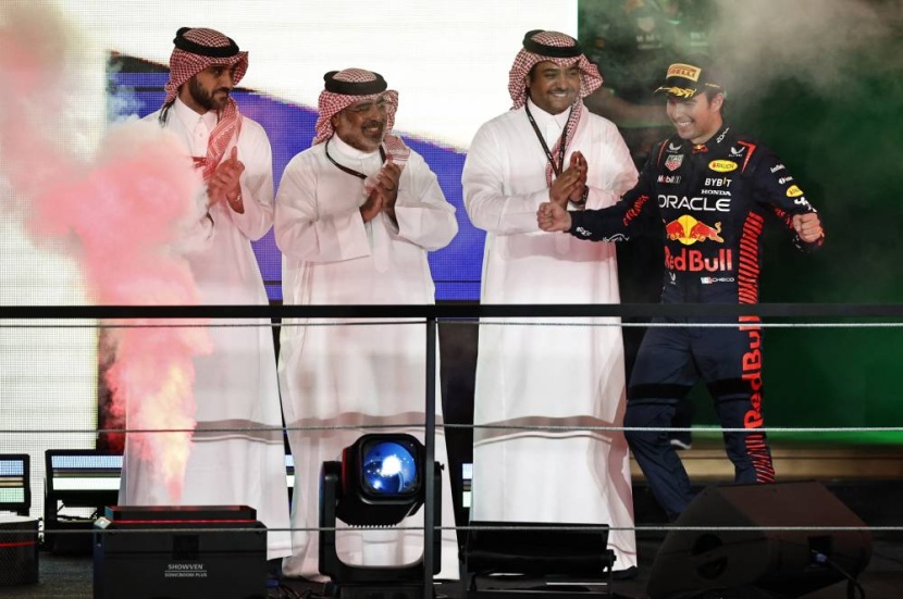 بيريز بطلا لـ «فورمولا 1» السعودية