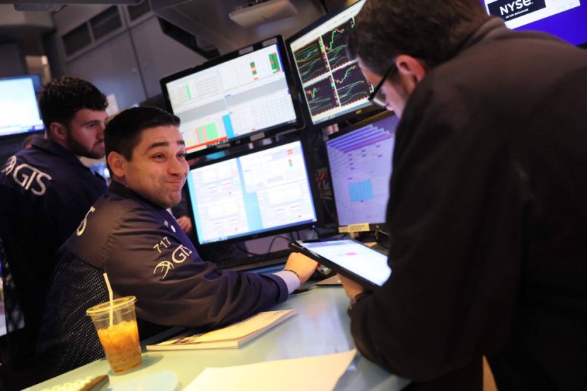 الأسهم الأمريكية تتراجع عقب تأكيد الفيدرالي عزمه الاستمرار في التشديد النقدي