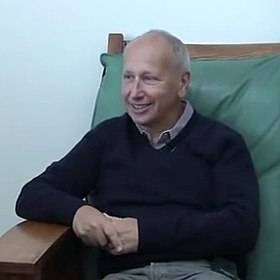 أمريكي يبلغ 74 عاما يحصد جائزة «أبل» للرياضيات