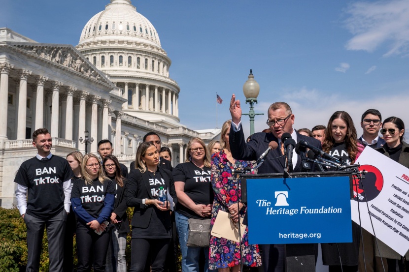 رئيس تيك توك يدحض أمام الكونجرس مزاعم نقل بيانات مستخدميه الأمريكيين للصين