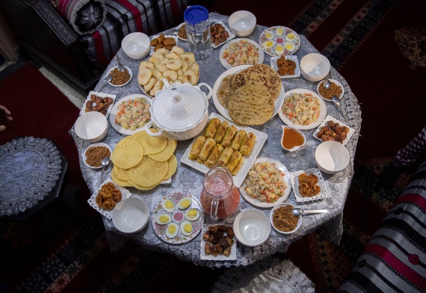 موائد إفطار رمضان حول العالم بنكهات مختلفة