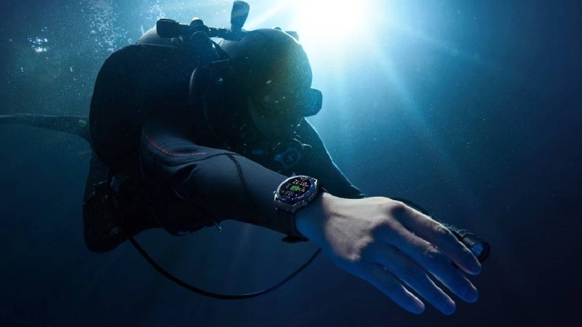 "ووتش ألتيميت" .. ساعة ذكية للغطس في أعماق المحيطات