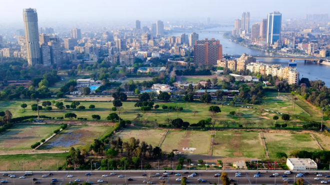 احتياجات تمويلية كبيرة تلقي بثقلها على اقتصاد مصر