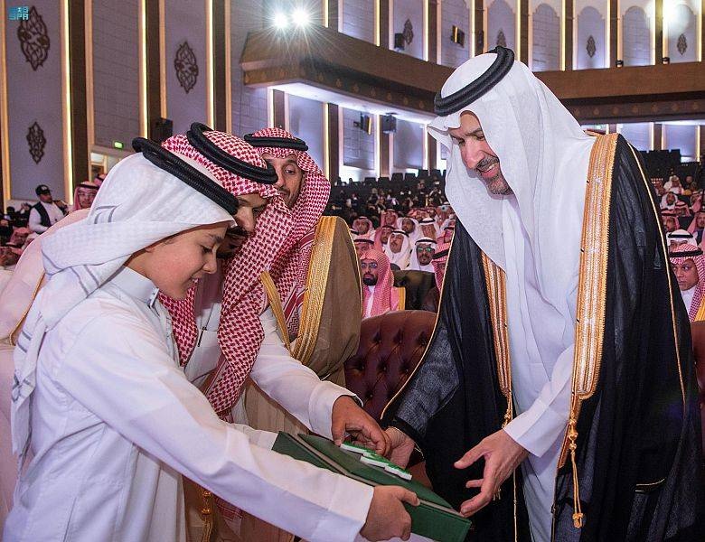 أمير المدينة المنورة يرعى الحفل الختامي لجائزة الأداء الحكومي المتميز