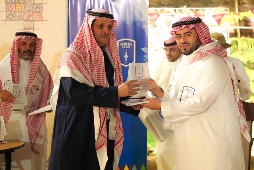 نادي أبها يقيم وجبة إفطار لأبطال الحد الجنوبي
