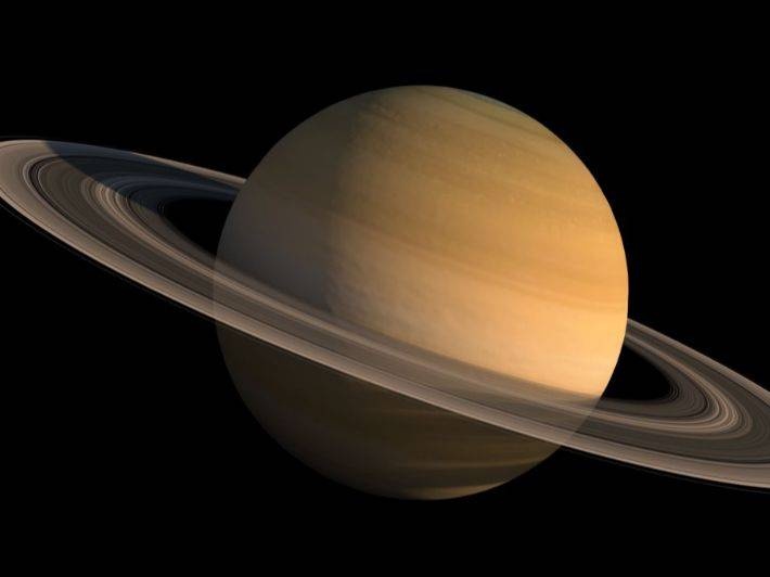 حرارة الغلاف الجوي تفكك حلقات تدور حول كوكب زحل