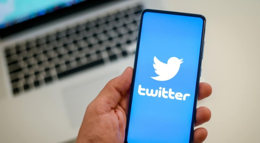 تراجع عائدات وأرباح تويتر المعدلة 40% في ديسمبر 