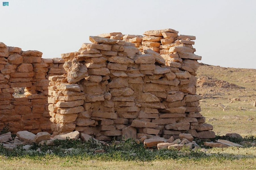 "أم عمارة" .. موقع أثري يروي تاريخا عريقا شرق رفحاء