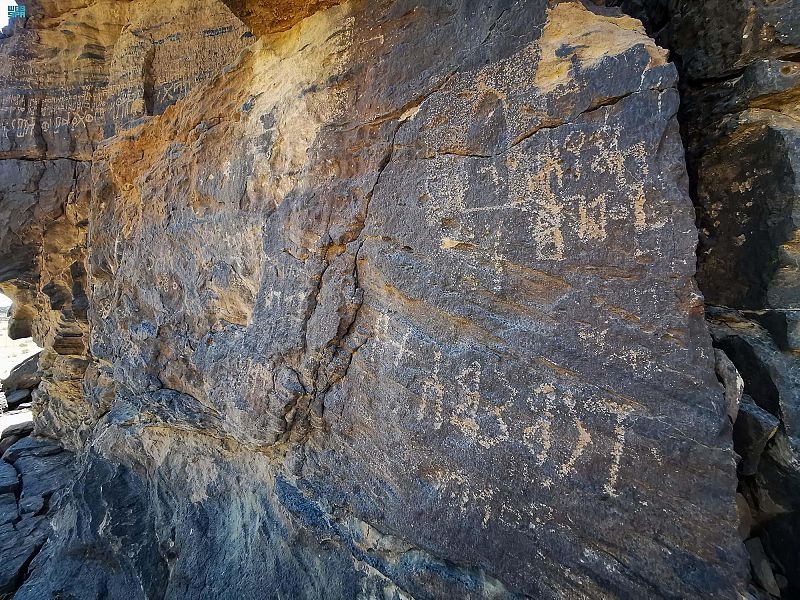 جبل صيدح في حمى نجران يحكي إبداع الإنسان في العصور القديمة