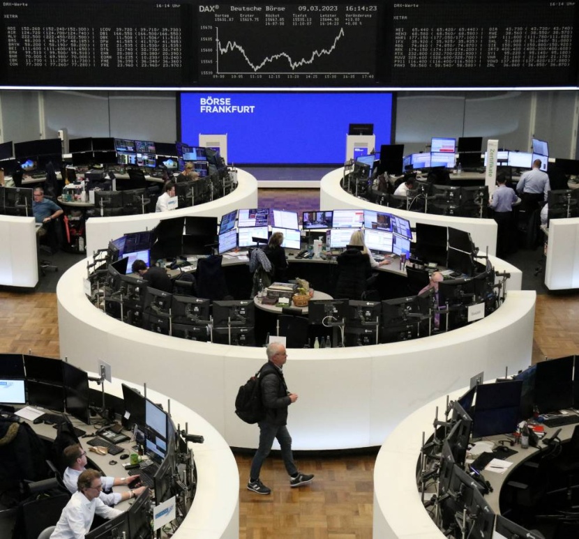 تراجع الأسهم الأوروبية بفعل العقارات والمخاوف حيال رفع الفائدة