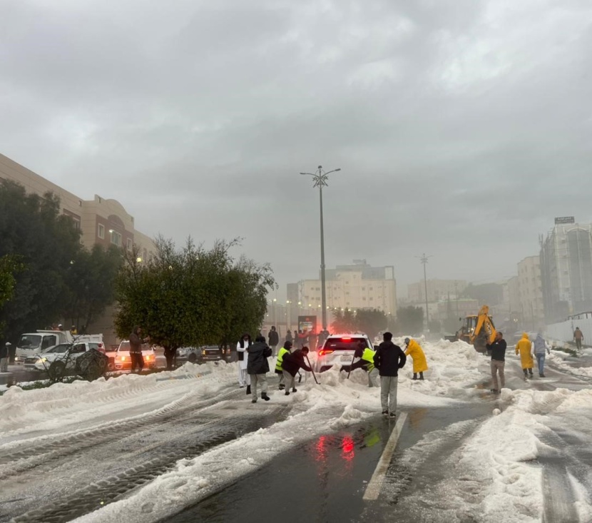 أمطار على الباحة مصحوبة بزخات من البرد