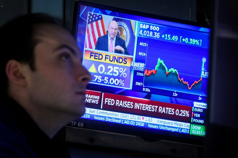 الأسهم الأمريكية تبدأ تعاملاتها على انخفاض وسط مخاوف من استمرار رفع أسعار الفائدة
