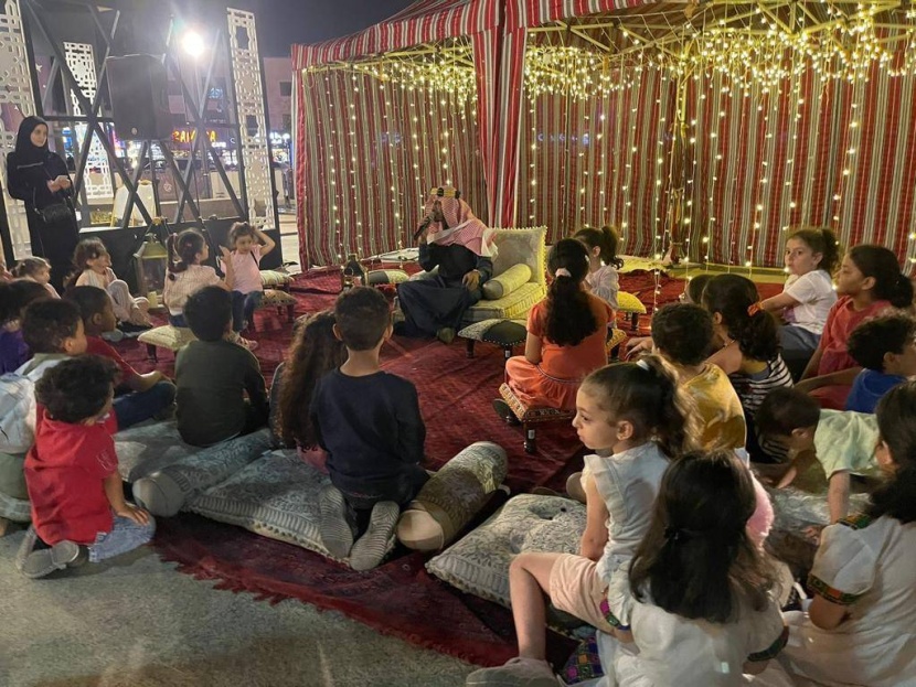 ليالي رمضان في الرياض .. مسحراتي وحكواتي وأطباق عالمية