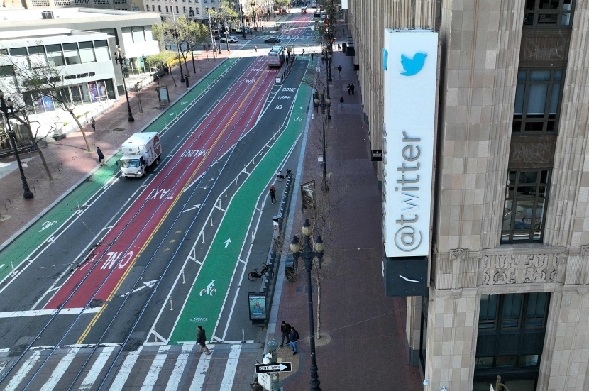 توقعات بانخفاض إيرادات تويتر 28% نهاية 2023